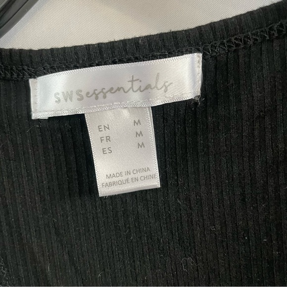 SWS Essentials Black Crop Top 🖤 - Picture 3 of 4